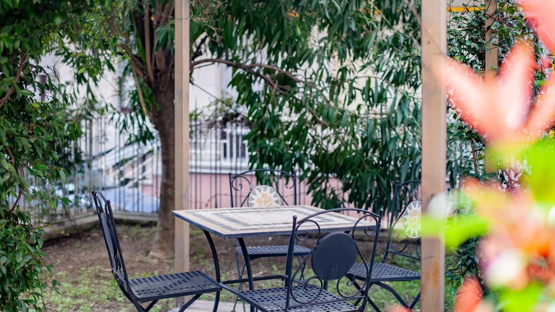 Design & Luxury With Garden In San Senatore Mediolan Apartament