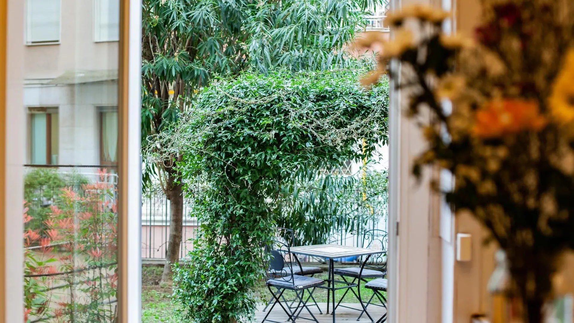 Design & Luxury With Garden In San Senatore Mediolan Apartament