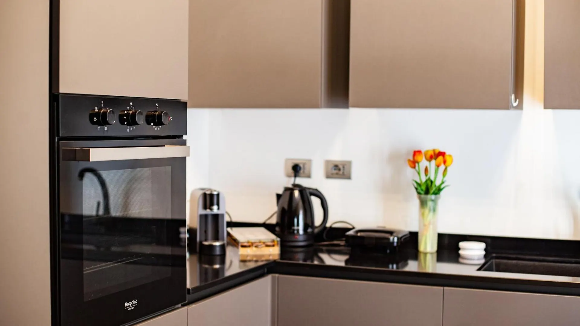 Design & Luxury With Garden In San Senatore Mediolan Apartament