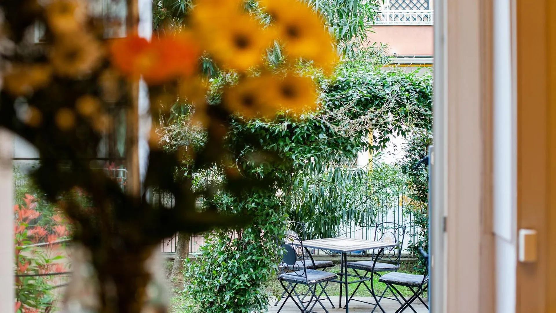 Design & Luxury With Garden In San Senatore Mediolan Włochy